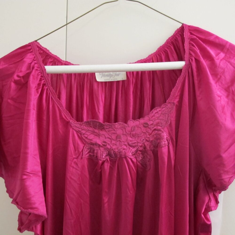 Vanity Fair Berry long nightgown- NWT - Picture 7 of 7